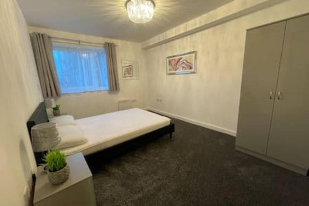 Moda Wigan 2 - Stylish 2 Bed In Central Wigan Esterno foto