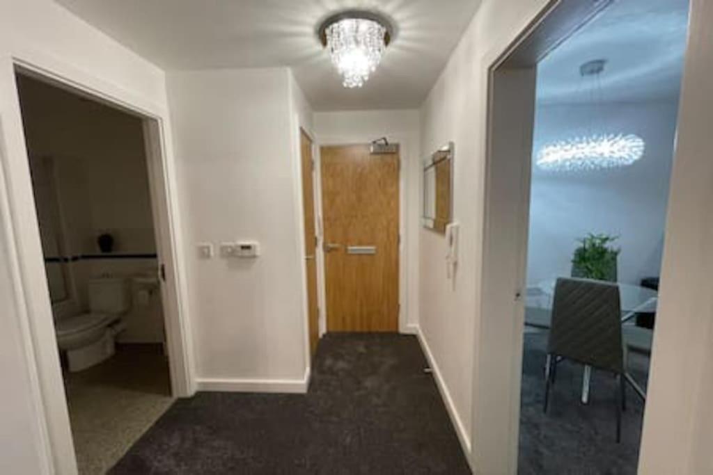 Moda Wigan 2 - Stylish 2 Bed In Central Wigan Esterno foto